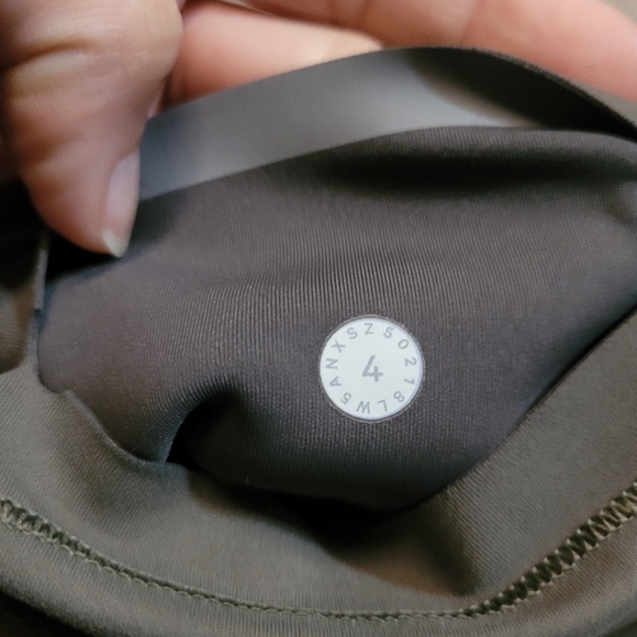 Lululemon In Movement Leggings Tight 25" Size 4 Sage Green - Picture 3 of 3